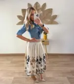 Falda midi beige estampado flores