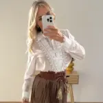 Camisa blanca con bordado