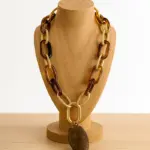 Collar corto eslabones dorado y marrón