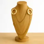 Collar largo dorado doble aro beige