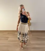 Falda midi beige estampado flores - Imagen 2