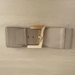 Fajín elástico con hebilla dorada