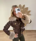 Chaqueta de polipiel corta con pelo en cuello y puños extraíble - Imagen 2