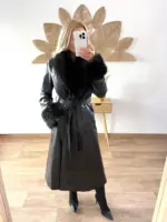 Abrigo polipiel cuello y puños pelo. - Imagen 3