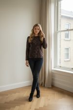 Camiseta tul manga larga relieve flores - Imagen 5