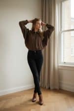 Chaqueta marrón mangas de murciélago