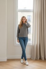 Jersey punto detalles geométricos cuello redondo. - Imagen 3